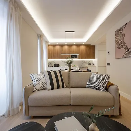 Gran Via XV Calle De Las Conchas 4Br 4Bh Madrid Exterior photo